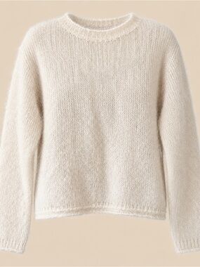 Quiet Luxury Minimalist Angora Mohair Blend Cream Crew Neck Sweater M